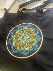 Tote Painting: ‘Just follow the steps and have fun’